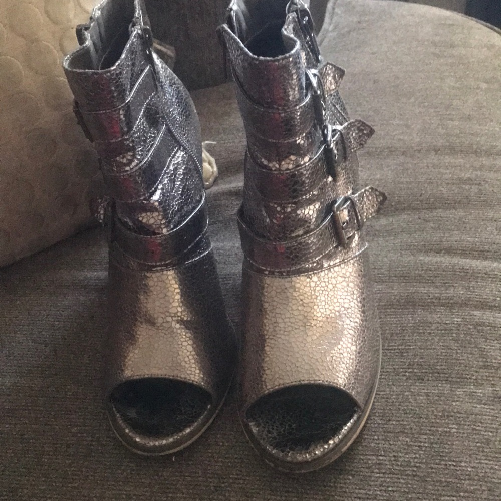 Open toe Boots